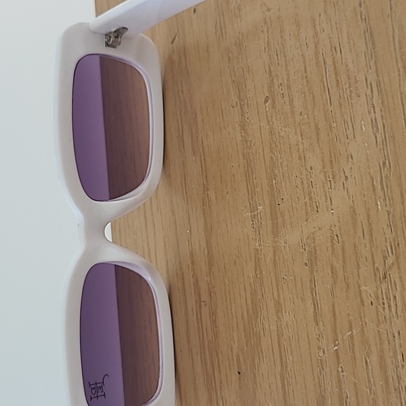 Ed Hardy White Sunglasses Floral Pattern Rectangular Design - Picture 4 of 6